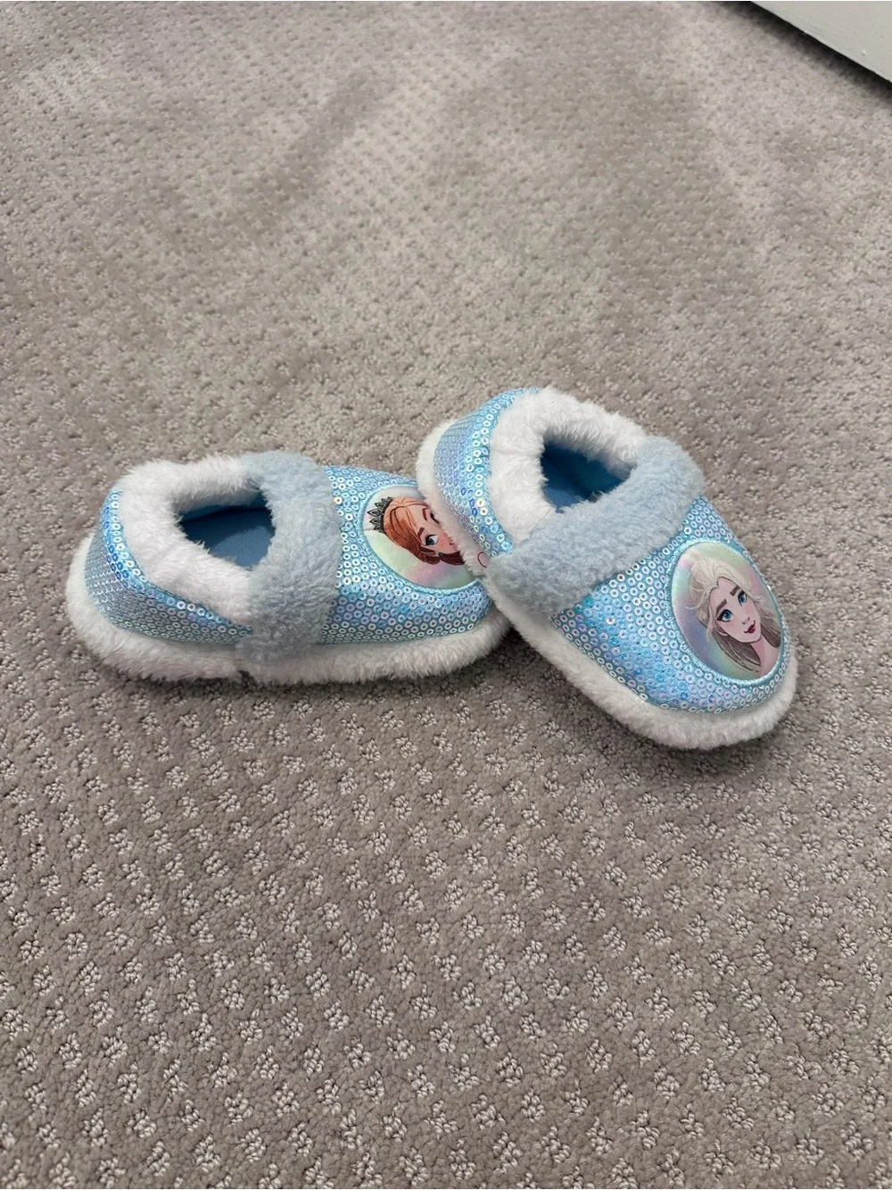 Disney Frozen 2 Blue Sequin Plush Slippers, Pre-Owned, Size 7/8
